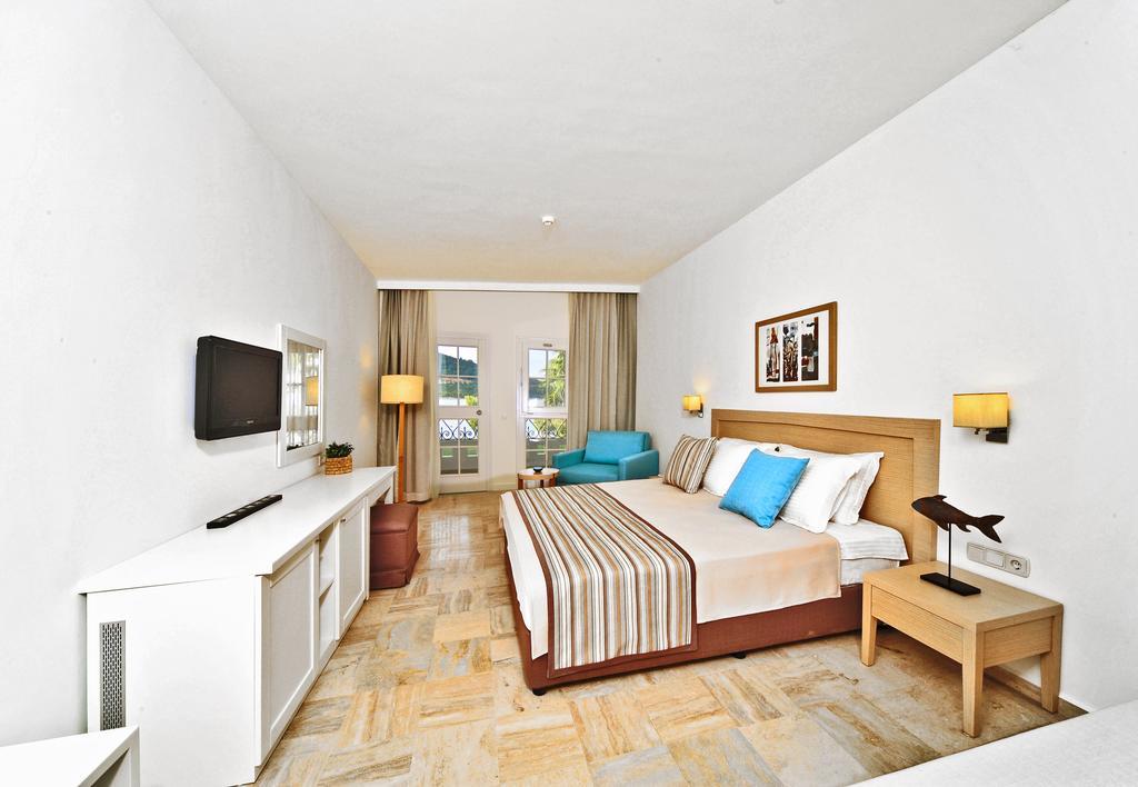 Izer Hotel Beach Club Torba Extérieur photo