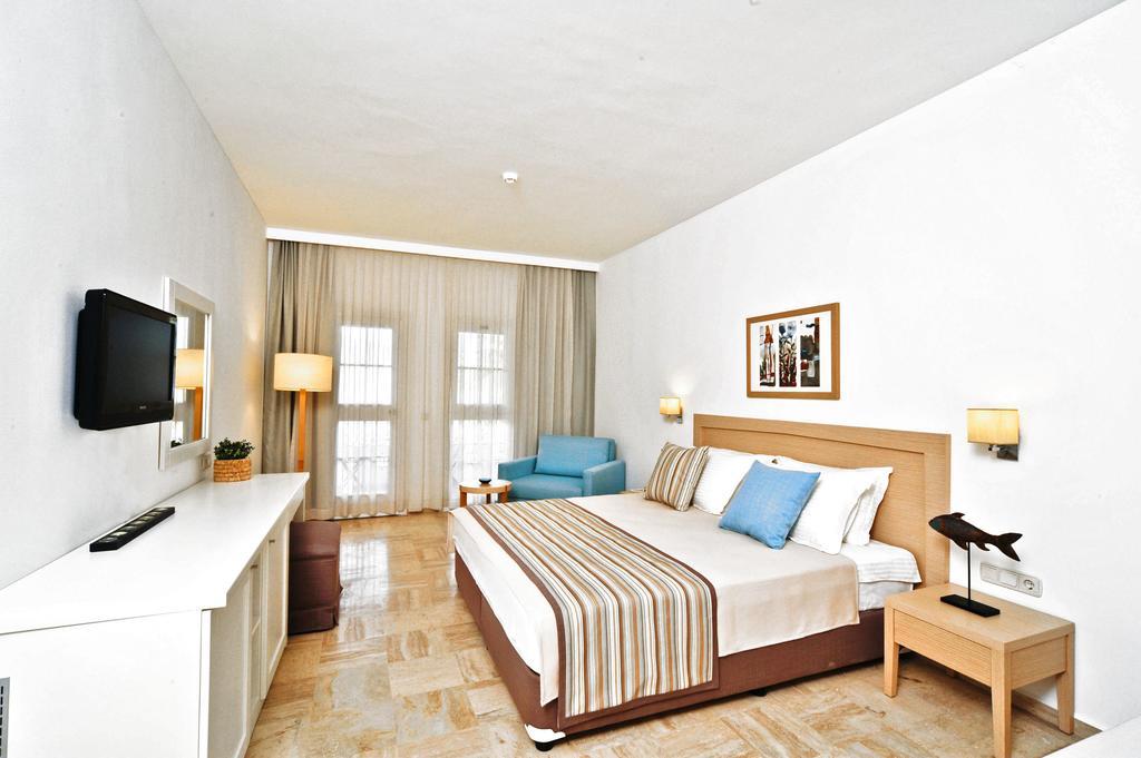 Izer Hotel Beach Club Torba Extérieur photo
